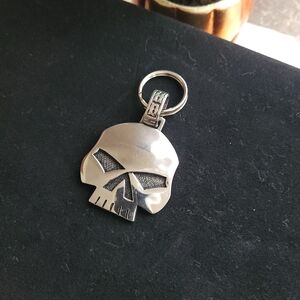 Stainless Steel WILLIE G Harley Davidson Skull Pendant Keychain Rearview Mirror